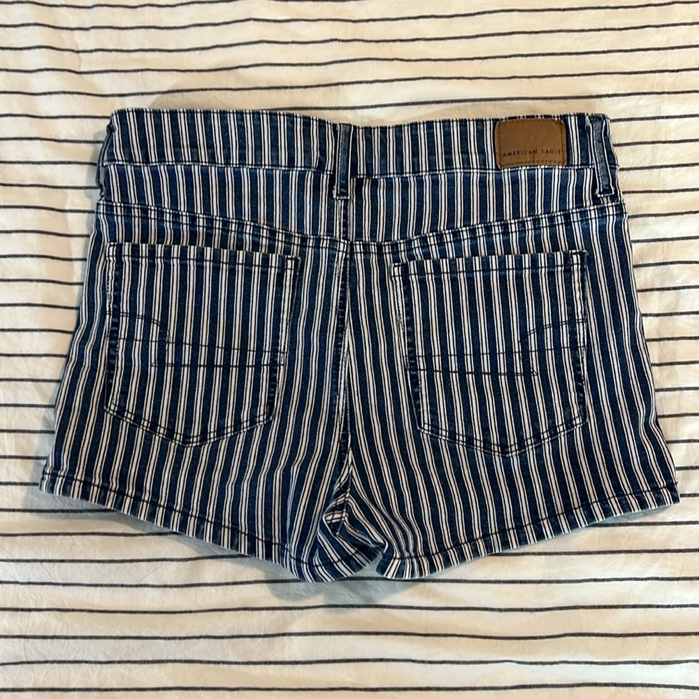 AE shorts - Picture 2 of 3